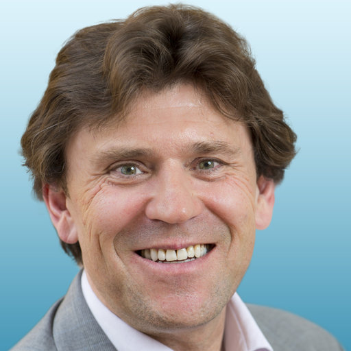 Профессор Альберт Аугустин